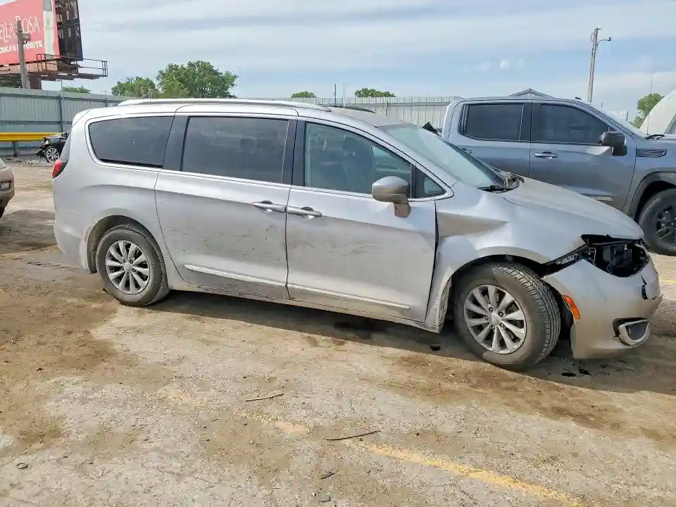 2C4RC1BG4JR163322 2018 CHRYSLER PACIFICA-3