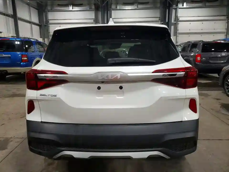 KNDEPCAA2P7413632 2023 KIA SELTOS-5