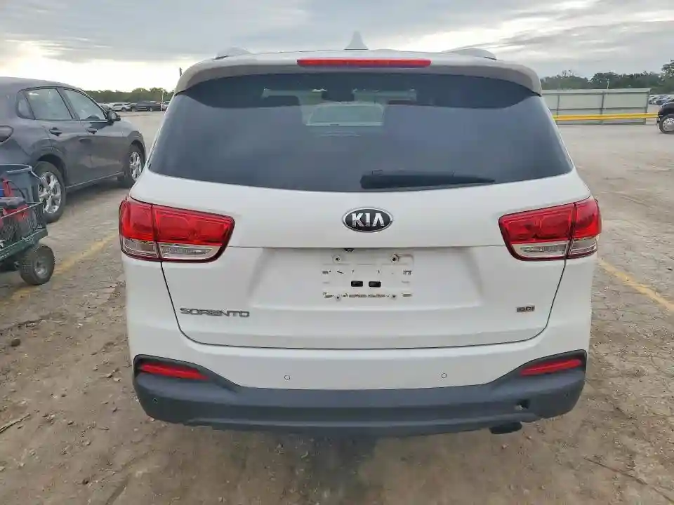 5XYPGDA39GG060471 2016 KIA SORENTO-5
