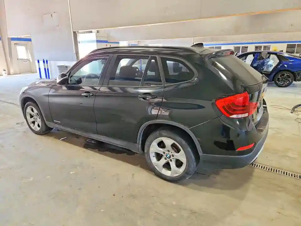 WBAVM1C50FV317499 2015 BMW X1-1