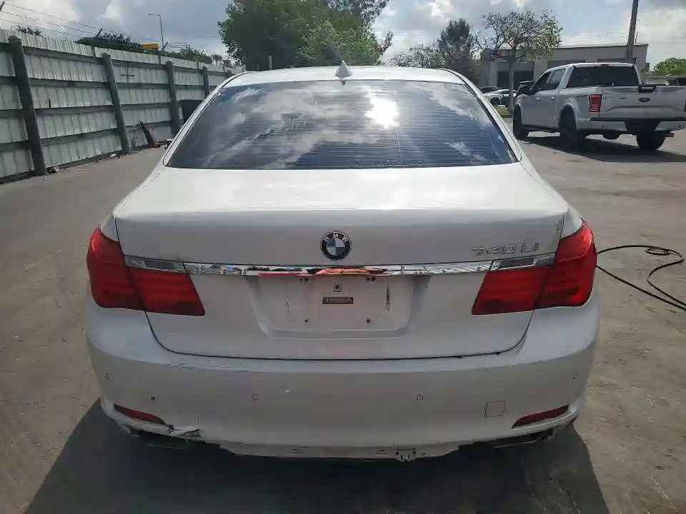 WBAKB4C5XCC576017 2012 BMW 7 SERIES-5