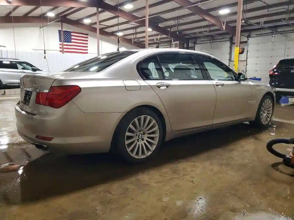 WBAKC8C51CC436720 2012 BMW 7 SERIES-2