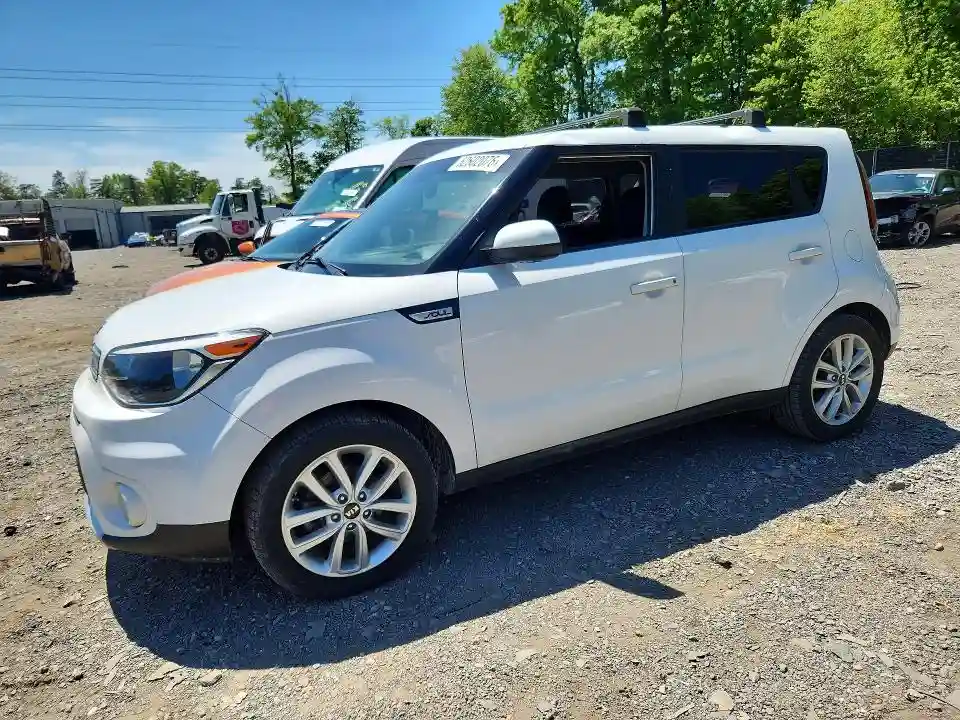 KNDJP3A51J7893249 2018 KIA SOUL-0