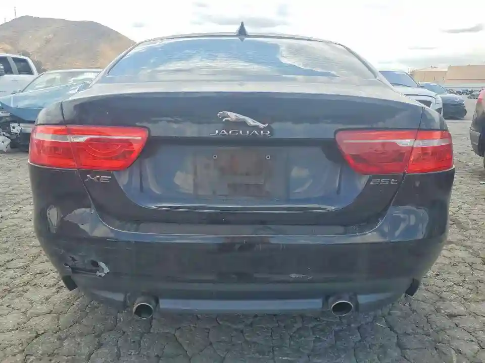 SAJAR4BG8HA962887 2017 JAGUAR XE-5