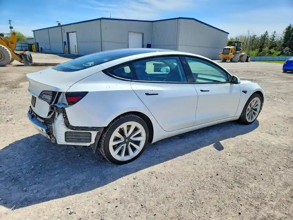 5YJ3E1EA1NF185884 2022 TESLA MODEL 3-2