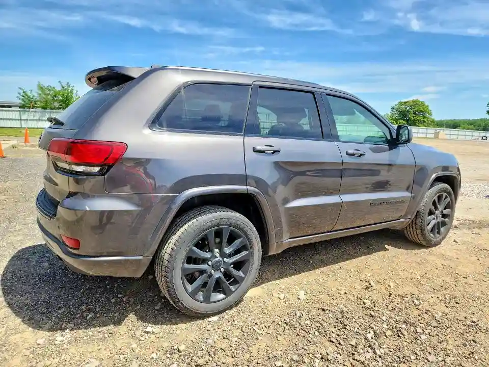 1C4RJFAGXHC866267 2017 JEEP CHEROKEE-2