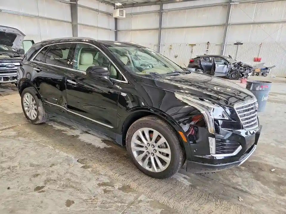 1GYKNFRSXHZ141189 2017 CADILLAC XT5-3