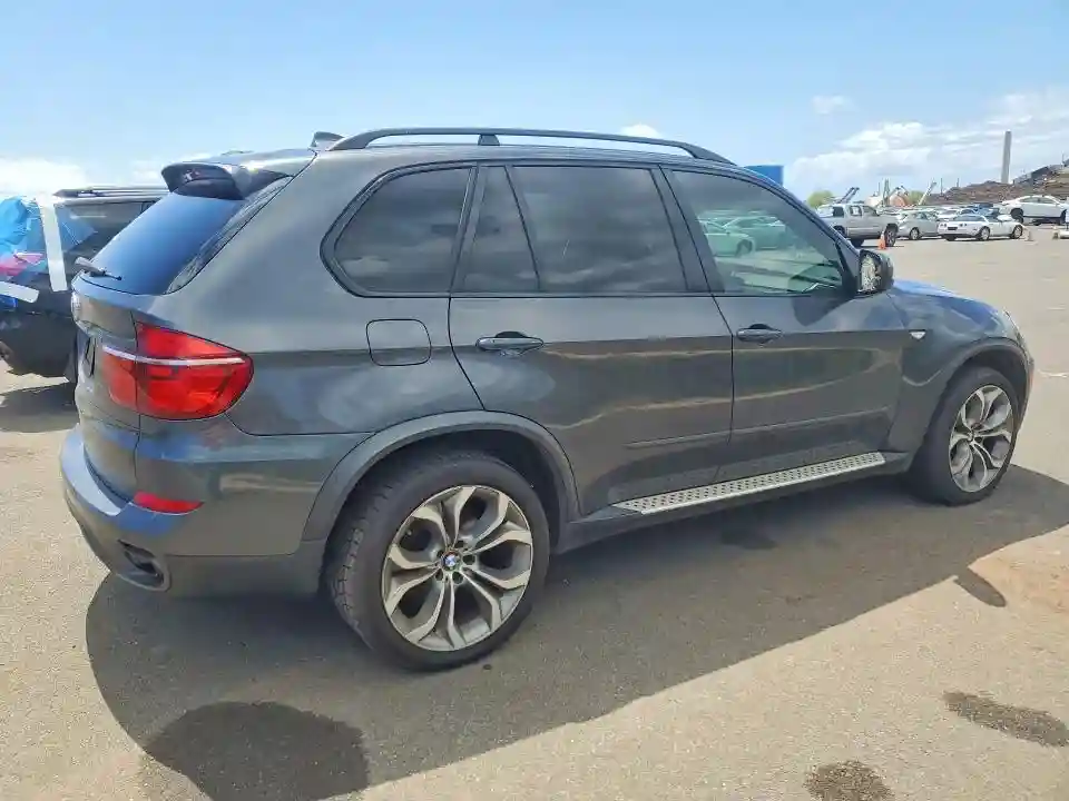 5UXZV8C59BL421147 2011 BMW X5-2