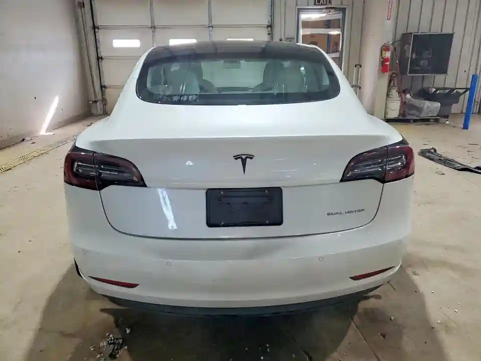 5YJ3E1EB4MF990172 2021 TESLA MODEL 3-5