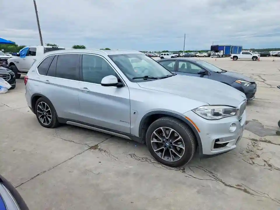 5UXKT0C52J0W00459 2018 BMW X5-3