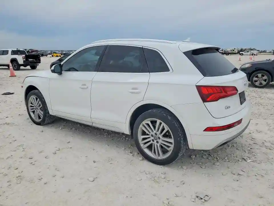 WA1BNAFY7J2126580 2018 AUDI Q5-1