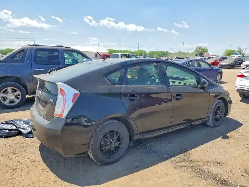 JTDKN3DU3E0363988 2014 TOYOTA PRIUS-2