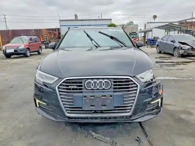 WAUTPBFFXJA083770 2018 AUDI A3-4