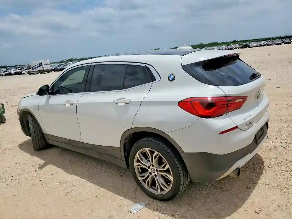WBXYJ3C39JEJ75605 2018 BMW X2-1