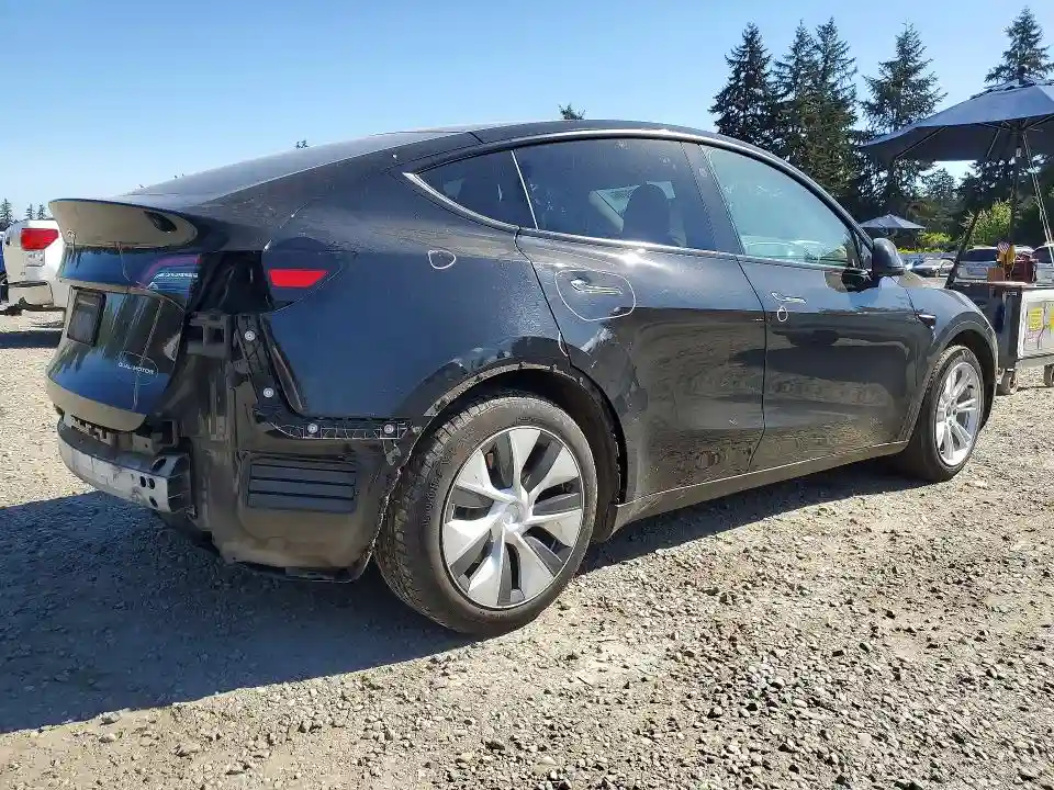 7SAYGAEE7PF815139 2023 TESLA MODEL Y-2