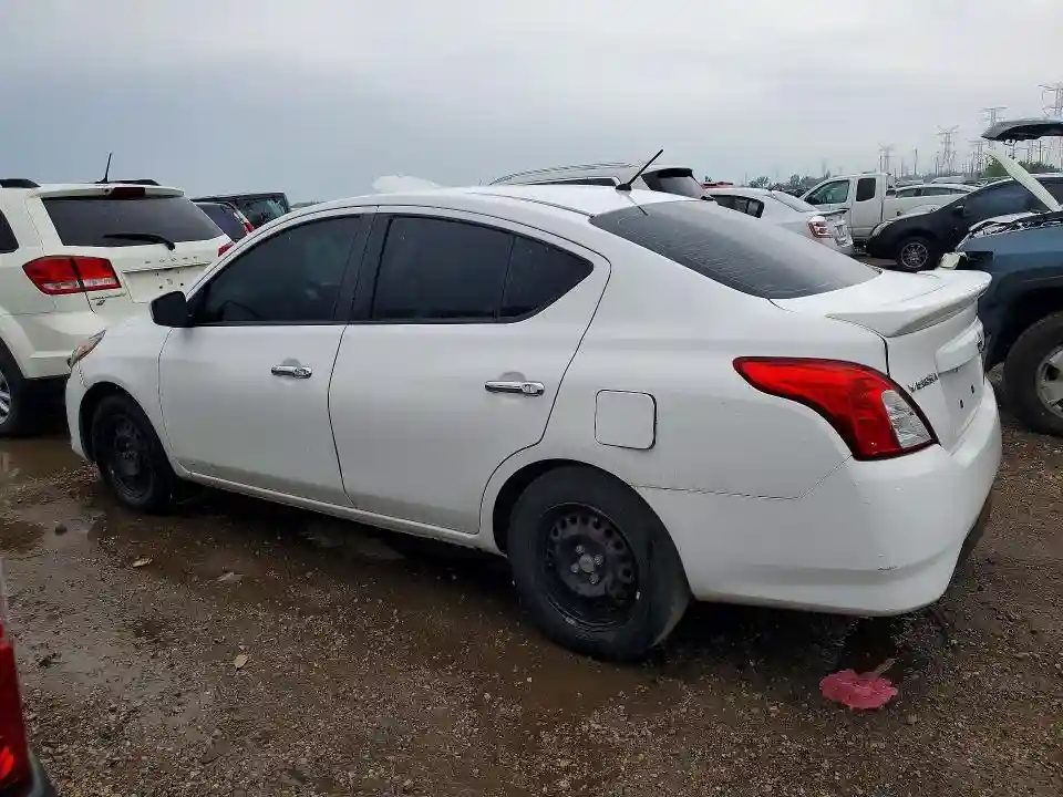 3N1CN7AP2KL878623 2019 NISSAN VERSA-1