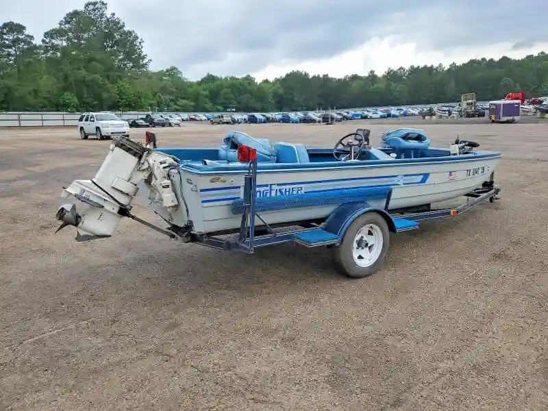 KNG00647B585 1985 KINGFISHER MASTER MOLDERS BOAT-3