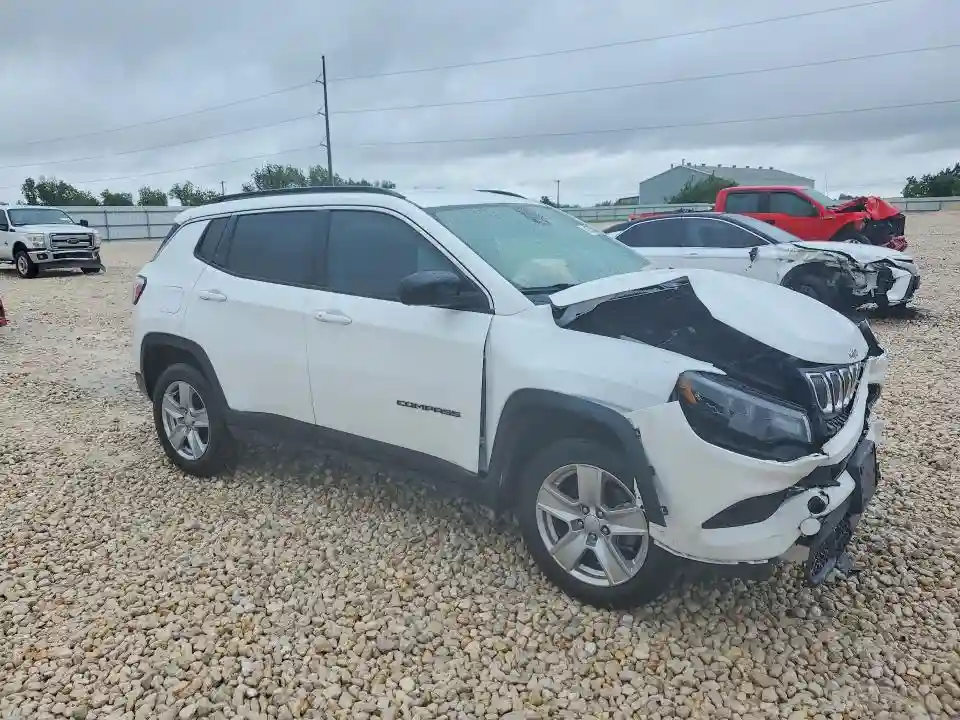 3C4NJDBB8NT217072 2022 JEEP COMPASS-3