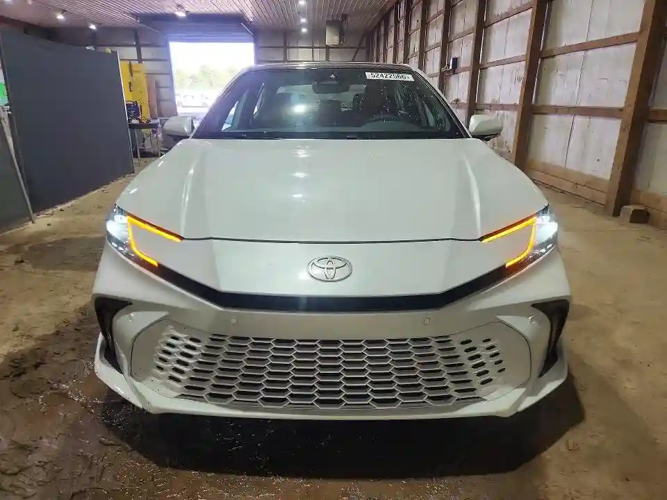 4T1DAACK5SU641895 2025 TOYOTA CAMRY-4