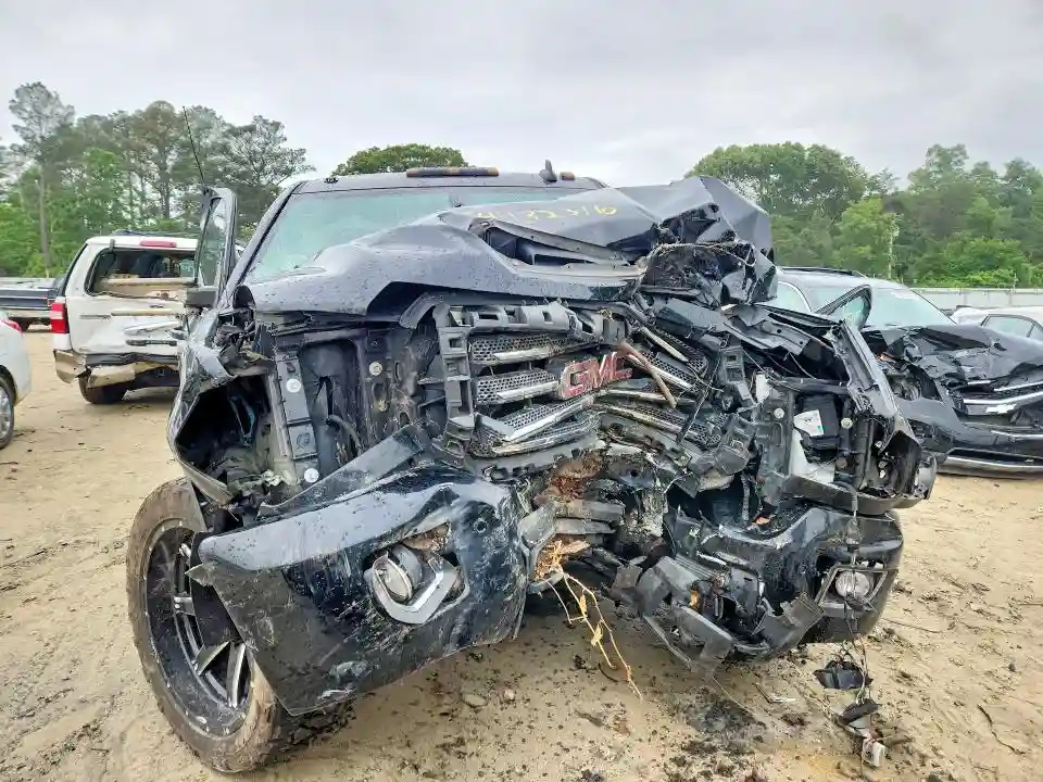 1GT12TEY5JF191749 2018 GMC SIERRA-4