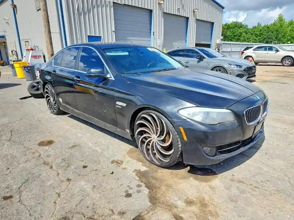 WBAXH5C53CDW09217 2012 BMW 5 SERIES-3