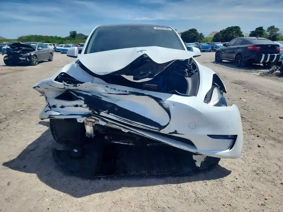 7SAYGDEF9NF361256 2022 TESLA MODEL Y-4