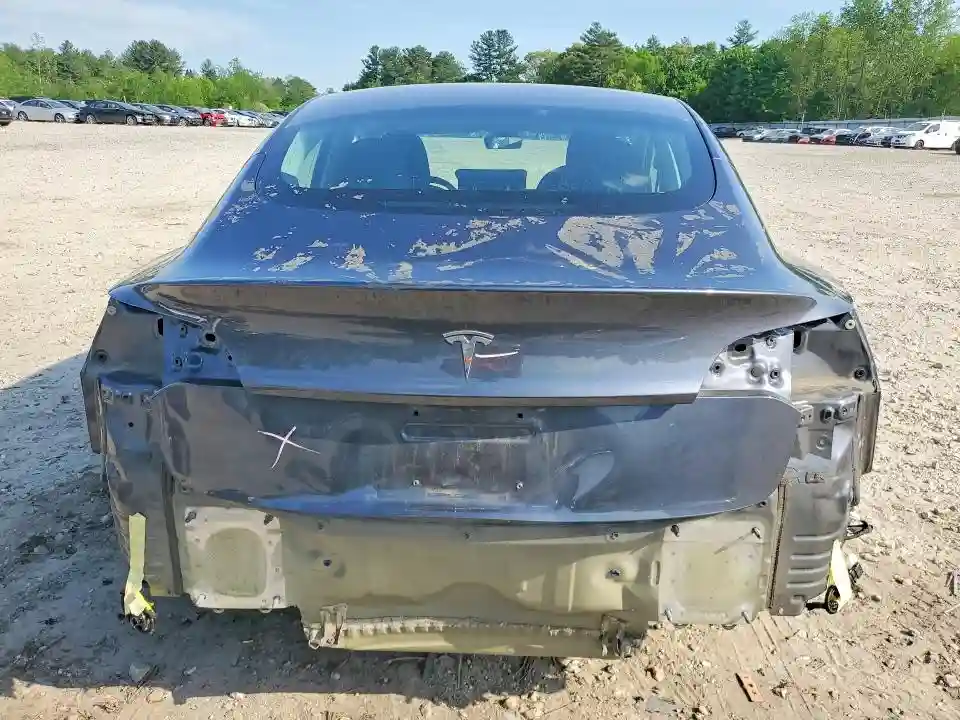 5YJ3E1EA2JF059592 2018 TESLA MODEL 3-5