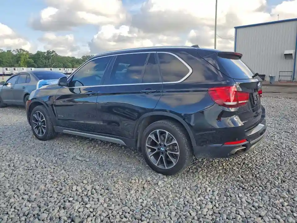 5UXKR0C52J0X99477 2018 BMW X5-1