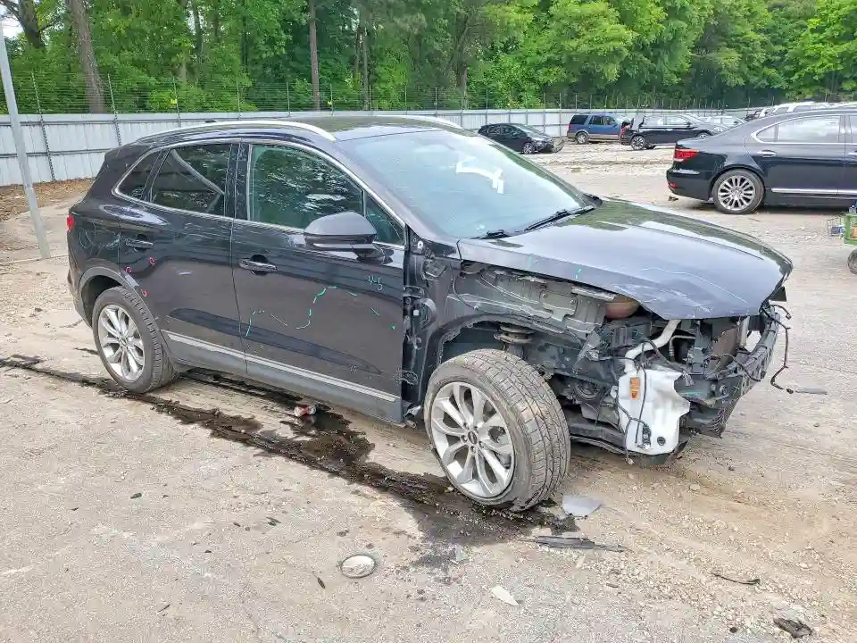 5LMCJ2C90KUL42827 2019 LINCOLN MKC-3
