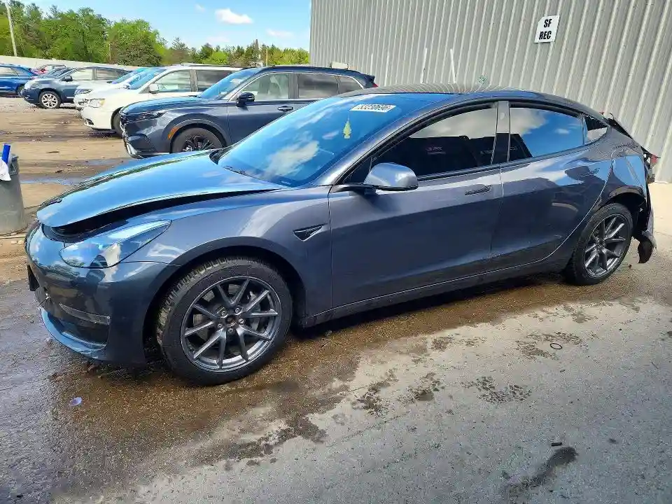 5YJ3E1EB2PF392201 2023 TESLA MODEL 3-0