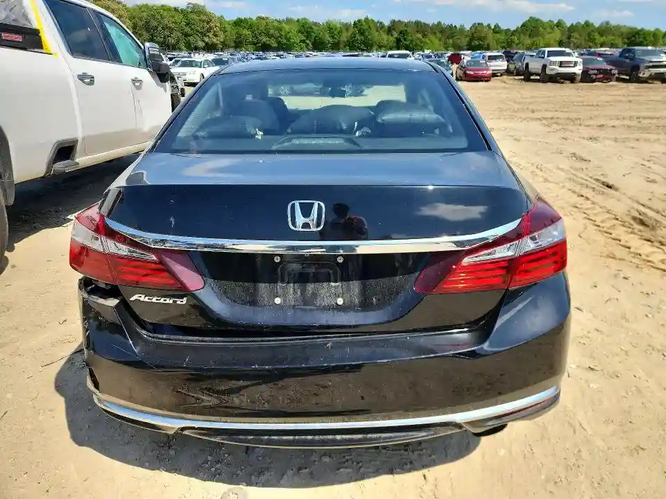 1HGCR2F34HA237985 2017 HONDA ACCORD-5