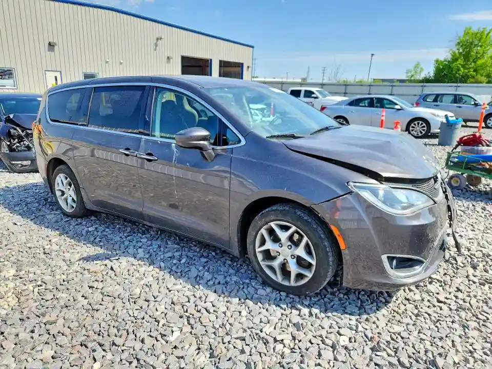 2C4RC1FG7JR174499 2018 CHRYSLER PACIFICA-3