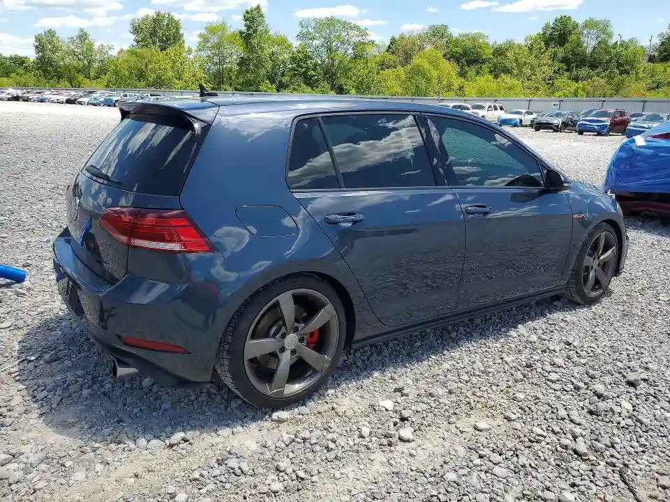 3VW447AU6JM279420 2018 VOLKSWAGEN GTI-2