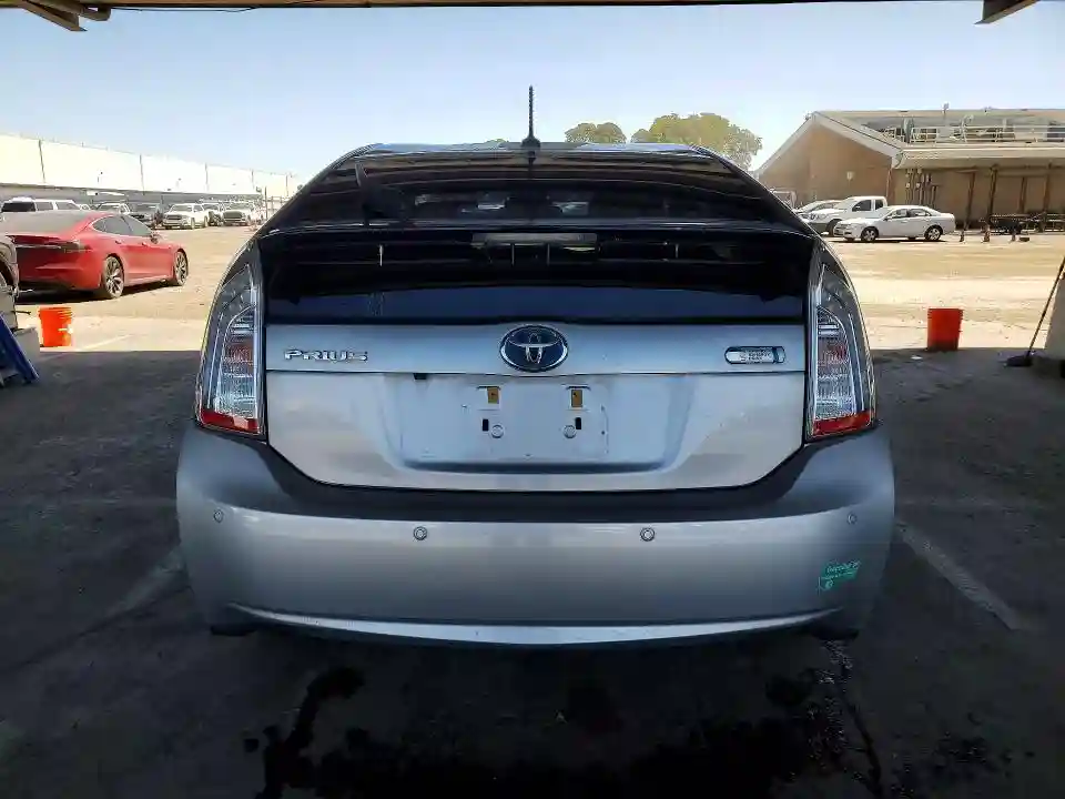 JTDKN3DPXF3068946 2015 TOYOTA PRIUS-5
