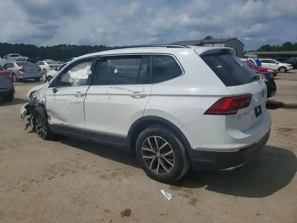 3VV3B7AX0LM080513 2020 VOLKSWAGEN TIGUAN-1
