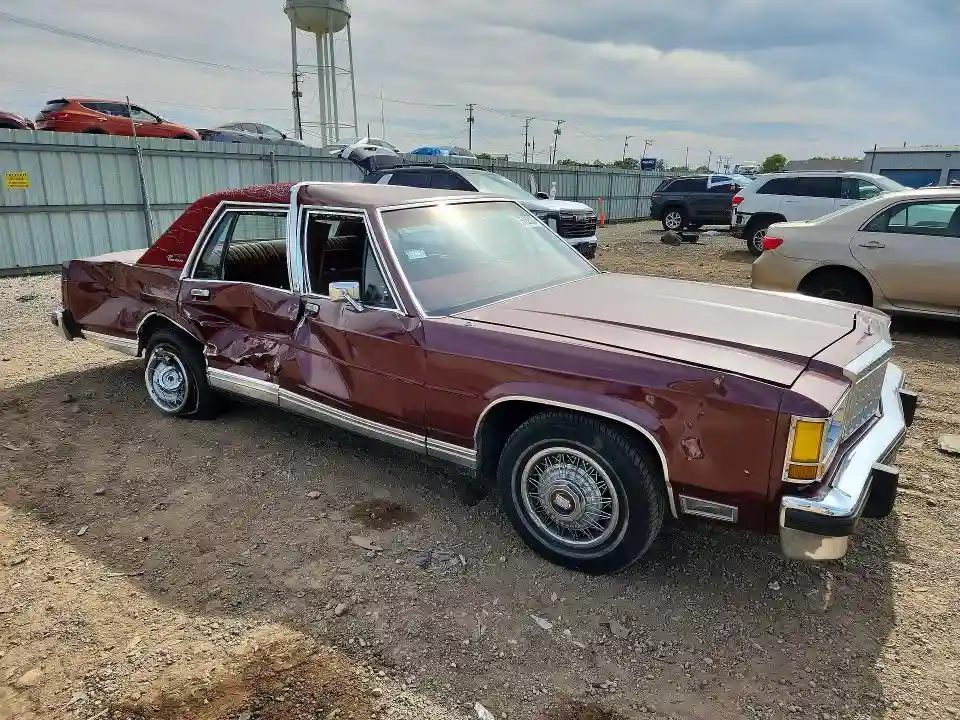 2FABP43F6FX145930 1985 FORD LTD-3