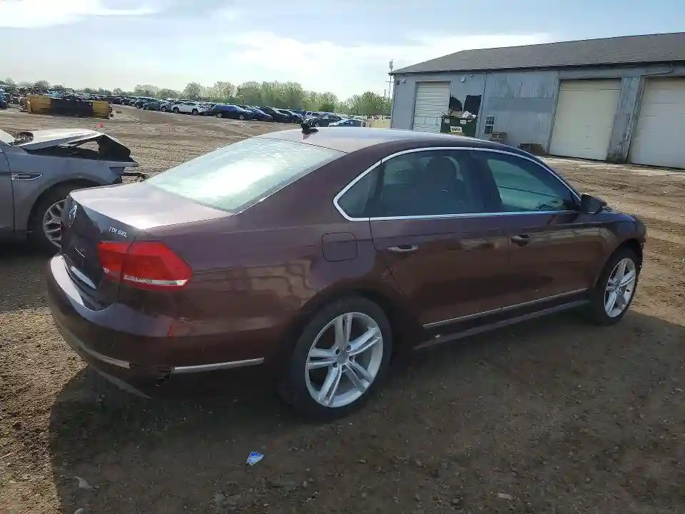 1VWCN7A34CC049525 2012 VOLKSWAGEN PASSAT-2