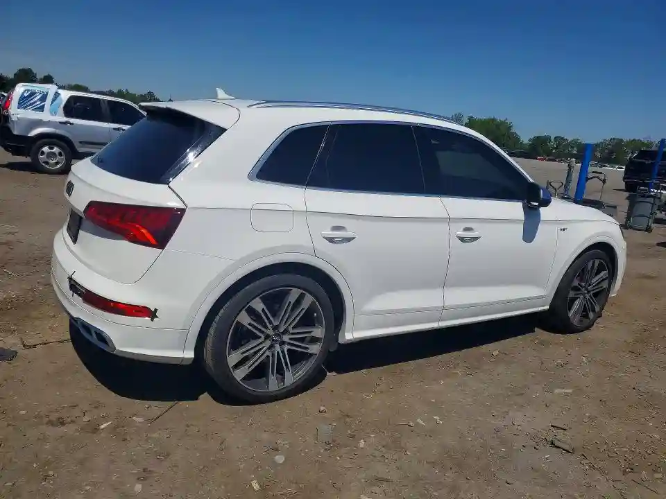 WA1C4AFY9J2071539 2018 AUDI SQ5-2