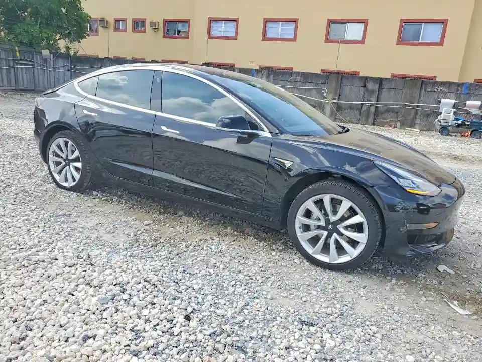 5YJ3E1EA9JF005884 2018 TESLA MODEL 3-3