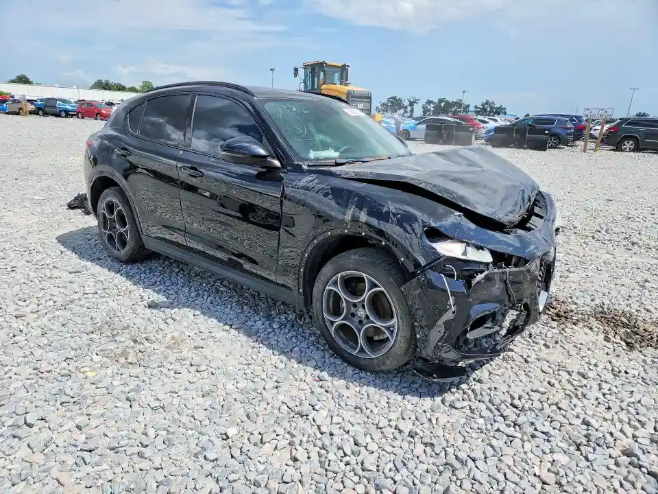 ZASFAKPN8J7B79599 2018 ALFA ROMEO STELVIO-3