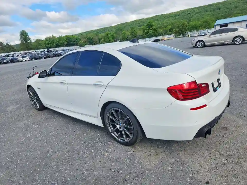 WBA5B1C51GG133846 2016 BMW 5 SERIES-1