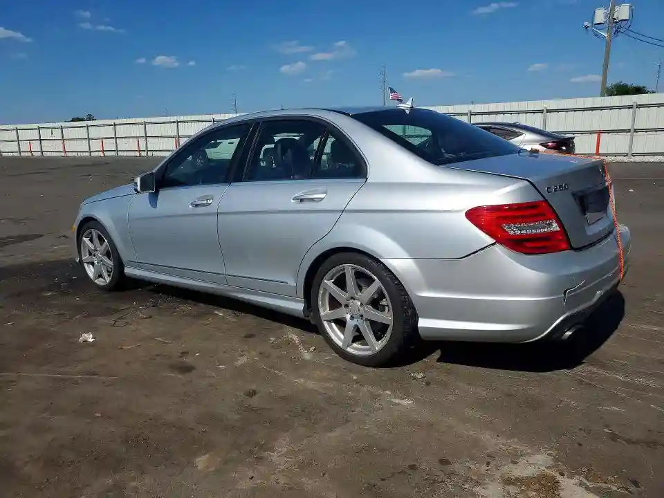 WDDGF4HB5EA928212 2014 MERCEDES-BENZ C-CLASS-1