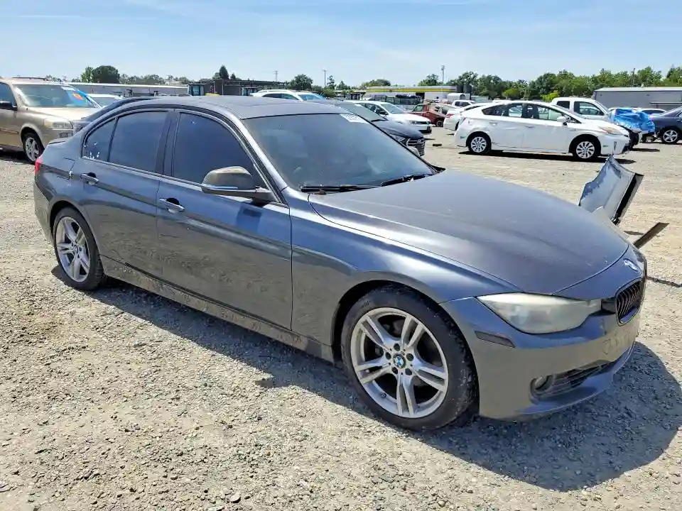 WBA3C1C56CF434133 2012 BMW 3 SERIES-3