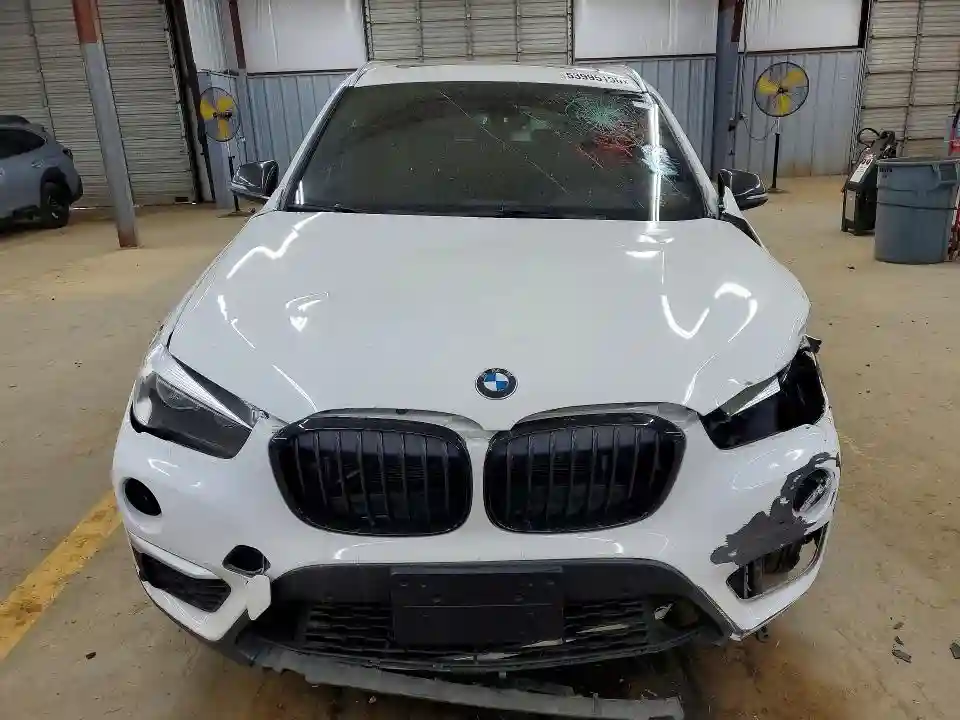 WBXHT3C36J5L30928 2018 BMW X1-4