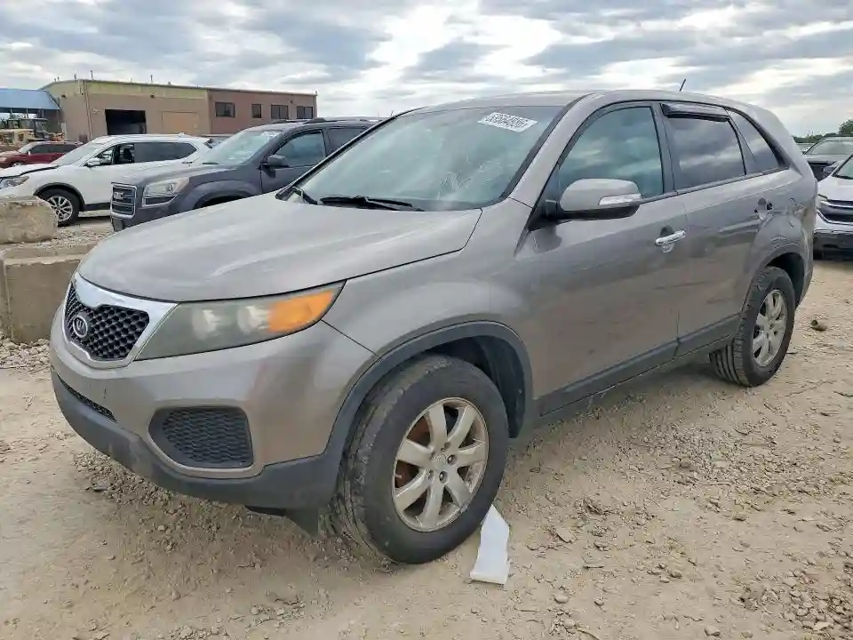 5XYKT3A14BG073765 2011 KIA SORENTO-0