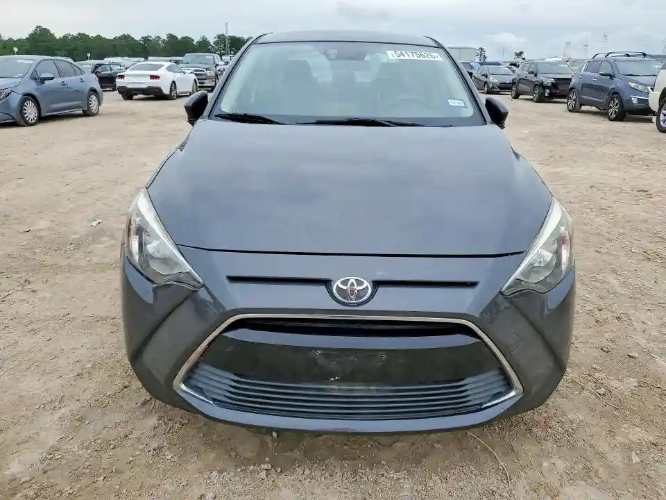 3MYDLBYV3HY186236 2017 TOYOTA YARIS-4