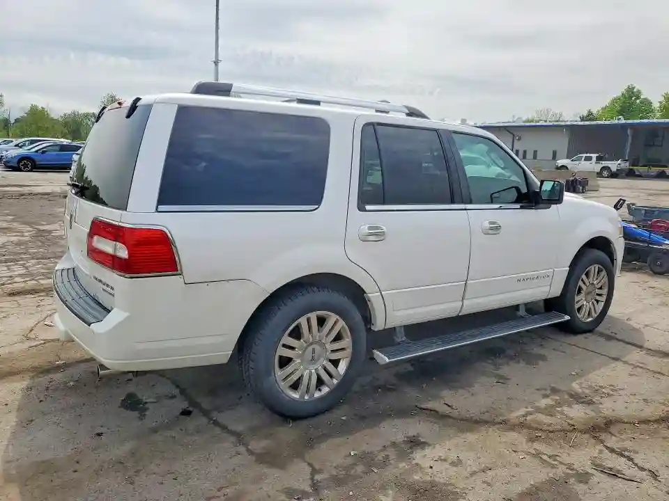 5LMJJ2J54CEL04035 2012 LINCOLN NAVIGATOR-2