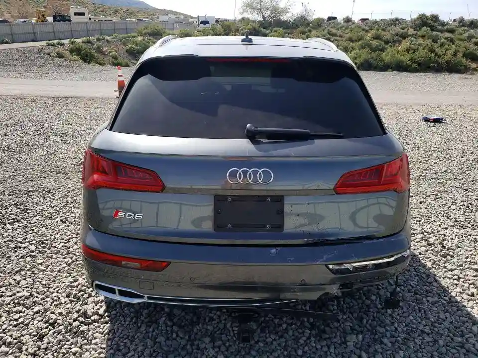 WA1C4AFY8J2104062 2018 AUDI SQ5-5