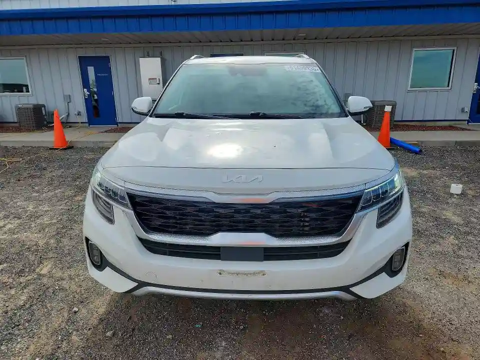 KNDETCA26P7359370 2023 KIA SELTOS-4