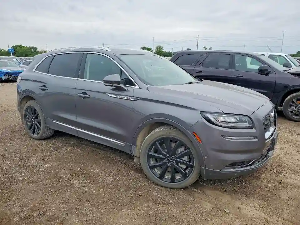2LMPJ8K97MBL17588 2021 LINCOLN NAUTILUS-3